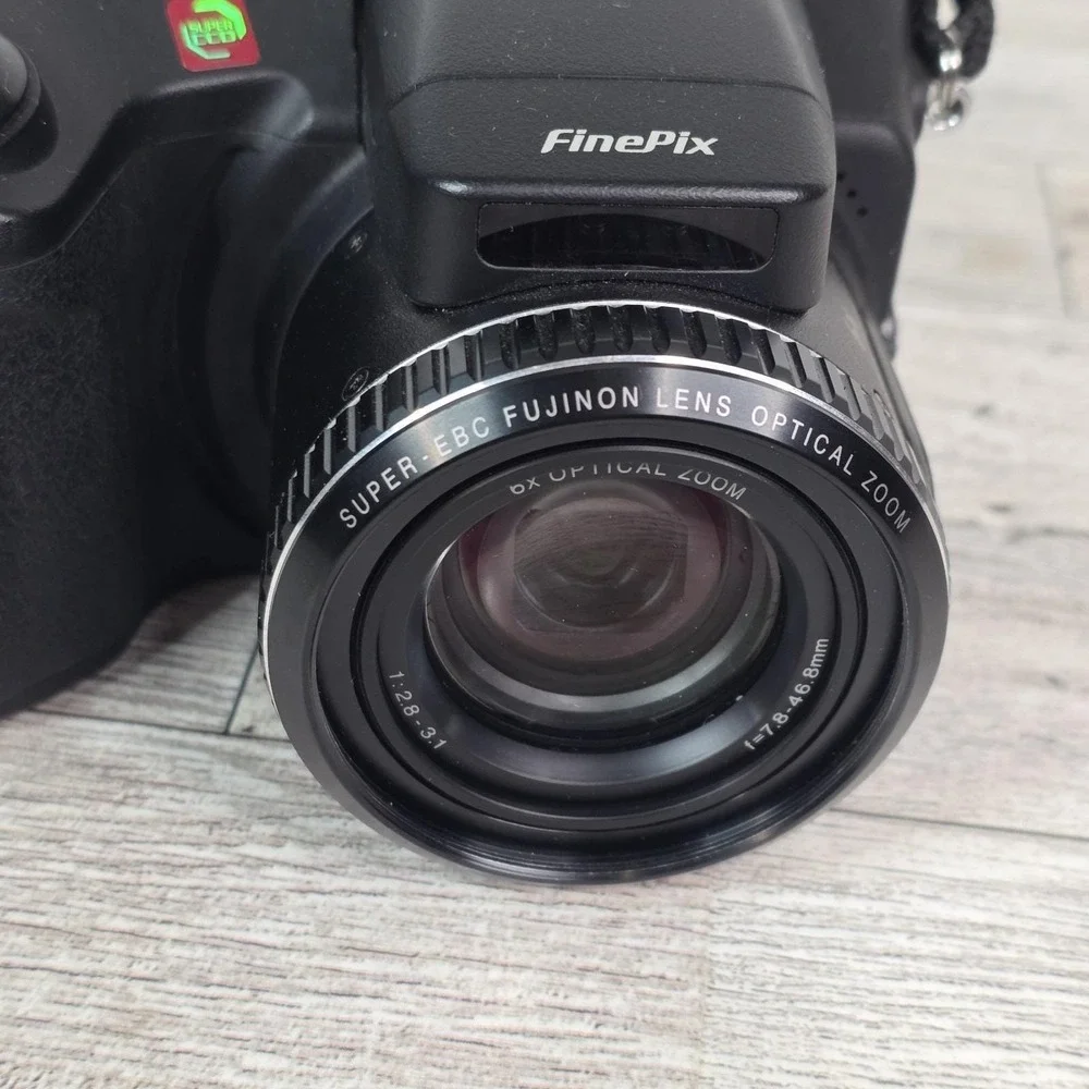 Fujifilm Finepix S602 Zoom 3.1MP Digital Bridge Camera 6x Optical Zoom Tested